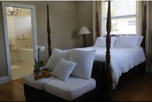 4 habitaciones, tabla de planchar con plancha, wifi y ropa de cama 