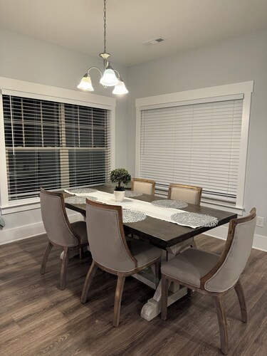 Charming 3-bedroom house in fabulous Franklin- Close to downtown! 