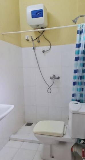 مجففات شعر، مناشف، صابون، شامبو