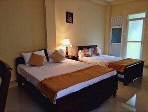 1 bedroom, iron/ironing board, WiFi, bed sheets - Charming lodge in Galle with AC and WiFi (Galle)