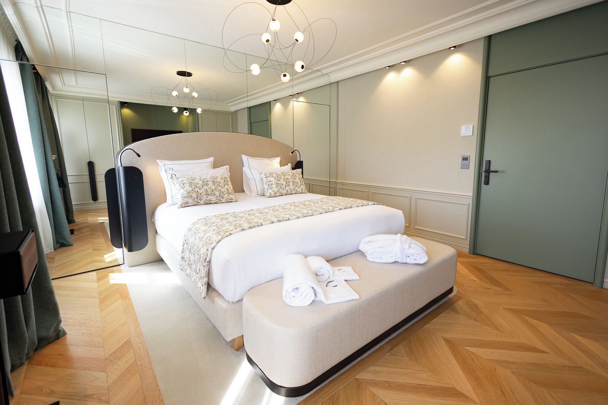Chambre Double Deluxe, vue piscine | Literie de qualité supérieure, surmatelas