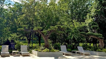 Alberca techada y alberca al aire libre por temporada