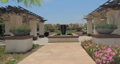 Chic studio with AC and WiFi in peaceful Ventura