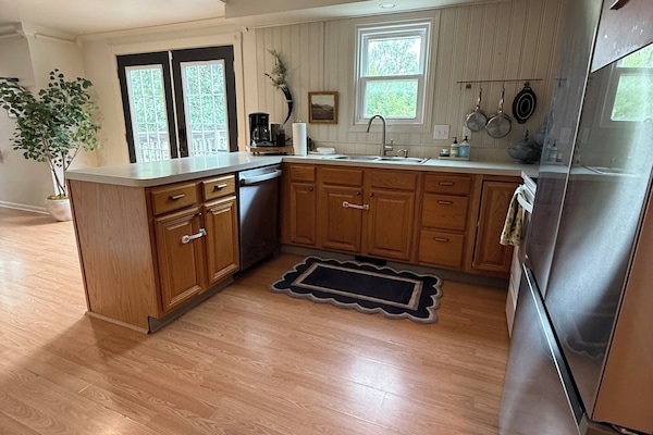 Geladeira, micro-ondas, fogão, cooktop