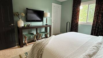 3 bedrooms, in-room safe, WiFi, bed sheets