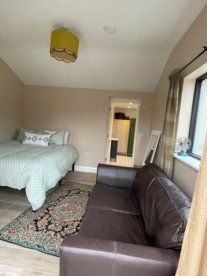 4 dormitorios, escritorio, tabla de planchar con plancha y wifi gratis