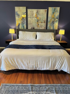 3 bedrooms, iron/ironing board, WiFi, bed sheets - Backyard Oasis! (San Antonio)