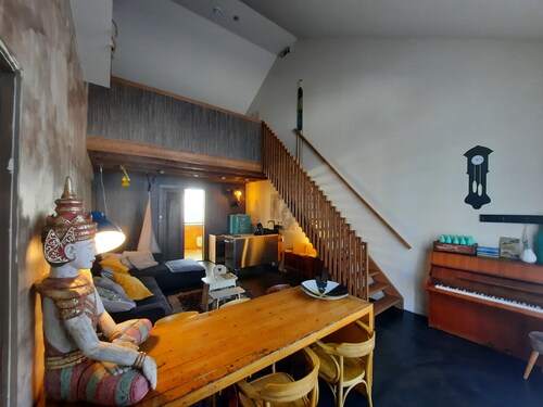 Vacation in a little school? Former classrooms with communal living kitchen!