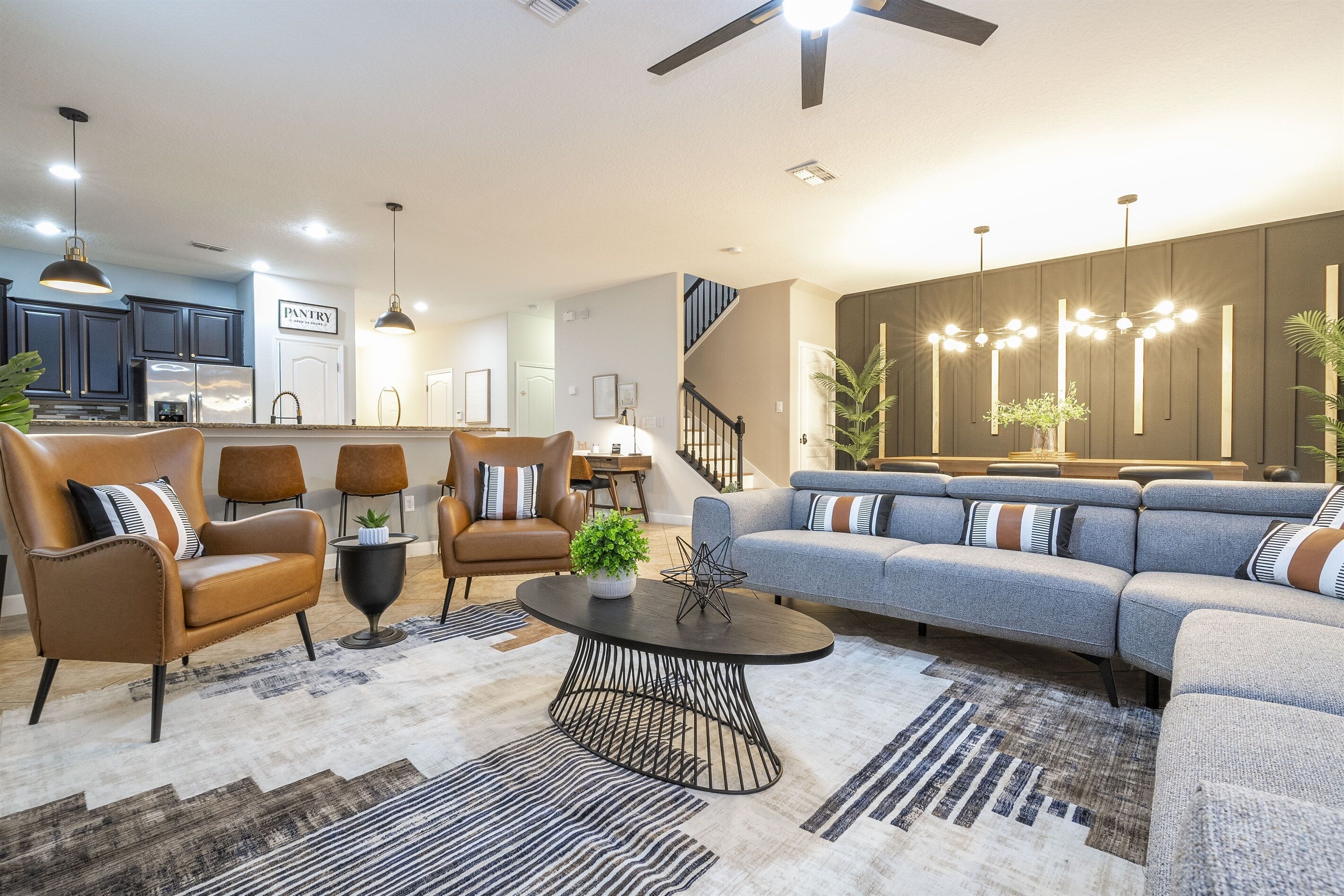 Smart-TV, Videospiele, Tischfußball, Bücher