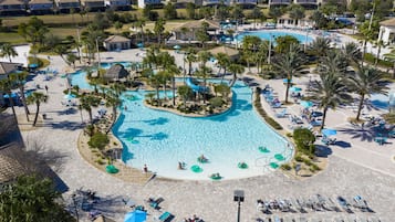 Een verwarmd zwembad