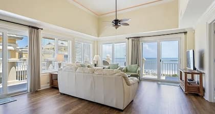 Seaclusion Villa! Beautiful Oceanfront Penthouse w/ Stunning Ocean/Pool Views!