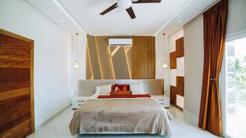 5 bedrooms, iron/ironing board, WiFi, bed sheets