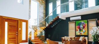 Spacious Luxury 5-Bedroom, 7 Bath Villa w/ AC & Wi-Fi - 15min North of Cabarete