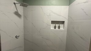 Towels, soap, shampoo, toilet paper - Very close to beaches and viewpoints, Accessible to the city and stores. (La Unión)
