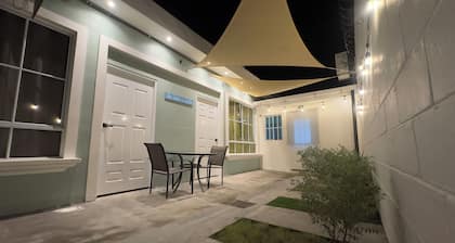 Very close to beaches and viewpoints, Accessible to the city and stores.
