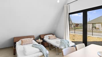 2 bedrooms, WiFi, bed sheets