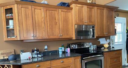 Private Secluded House and yard on Beautiful 1/4 section - Pet Friendly