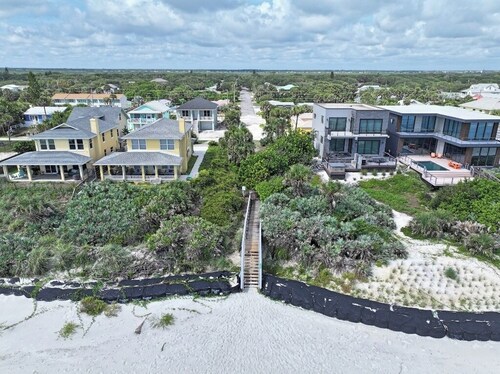White Sands & Beach Paradise!
