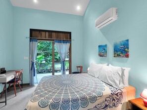 3 bedrooms, desk, travel cot, free WiFi