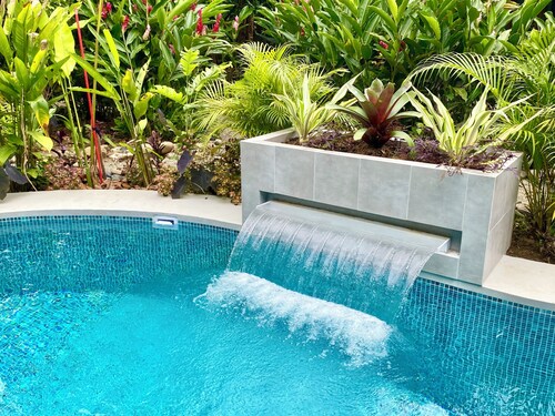 Villa del Mito: Pool, Walk to Beach, AC, Wifi, Beautiful Garden, Private