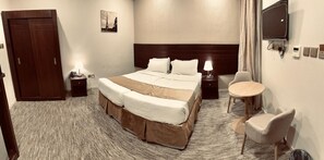 Laptop workspace, iron/ironing board, free WiFi - Golden Hospitality Hotel (Makkah)