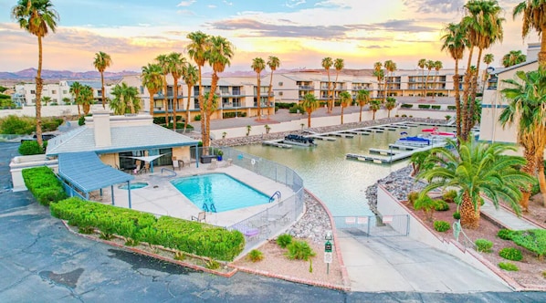 Outdoor pool, a heated pool