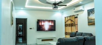 Charming 2-bedroom apartment with AC, WiFi along with security agent in Lome.