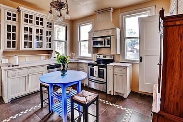 Frigorífic, microones, forn i placa de cuina