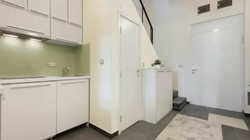 Appartement Duplex Supérieur, vue fleuve | Cuisine privée | Grand réfrigérateur, plaque de cuisson, machine à expresso