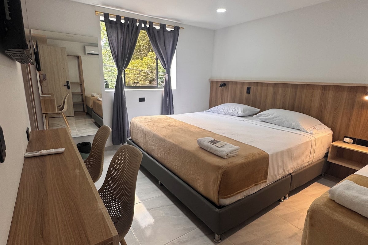 Quarto triplo superior | Wi-Fi de cortesia