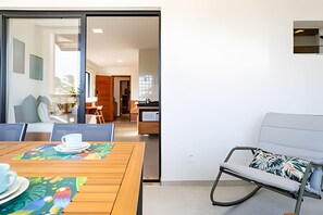 Apartment | Dining