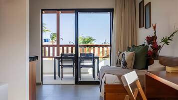 1 quarto, cofres nos quartos, cortinas blackout, quartos à prova de som