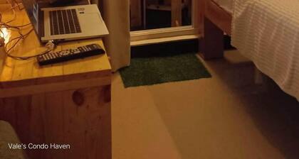 Rustic Studio w/ Balcony, Large Pool, and 7/11 Store near Mactan Airport