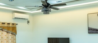 Chic 1-bedroom with AC and WiFi in awesome Lomé security agent