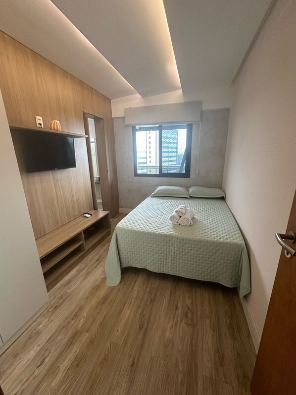 2 bedrooms, iron/ironing board, WiFi, bed sheets