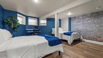 1 habitación, escritorio, tabla de planchar con plancha y wifi gratis