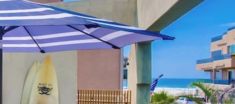 Mission Beach Family Haven: Ocean Views + Private Balconies + Garage