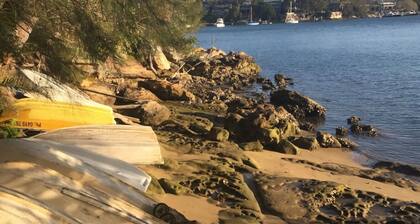 2BDR Brand New Apt Moments from RNSH St Leonards