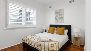 2 camere, una scrivania, Wi-Fi gratuito, lenzuola