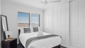 3 bedrooms, free WiFi, bed sheets