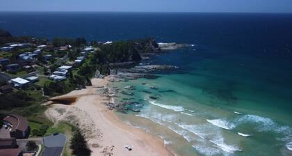 Ocean Views Walk to Malua Beach EV & Pet Friendly