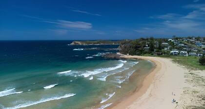 Ocean Views Walk to Malua Beach EV & Pet Friendly