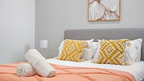 3 chambres, bureau, accès au Wi-Fi (inclus), literie fournie