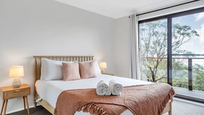 3 bedrooms, free WiFi, bed sheets