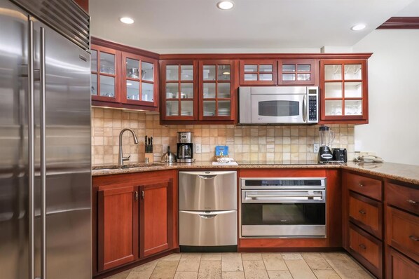 Fridge, microwave, stovetop, dishwasher