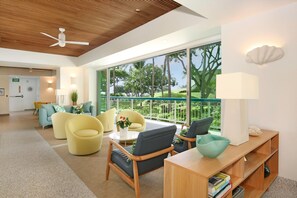 Interior - Waikiki Shore Ocean View 2Bedroom 2Bath (Honolulu)