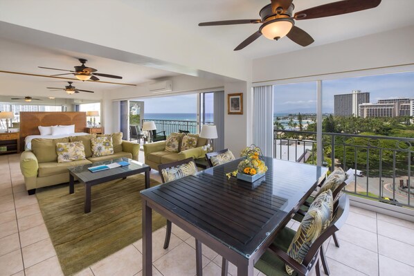 Interior - Waikiki Shore Ocean View 2Bedroom 2Bath (Honolulu)