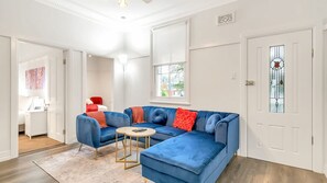 Smart TV - Loch Lomond Home Mountain Retreat Katoomba (Katoomba)