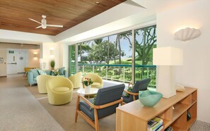 Interior - Waikiki Shore 906 Ocean View 1 Bedroom (Honolulu)