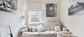 Mesmerising 3BR Home Cinema Room Spa Bath